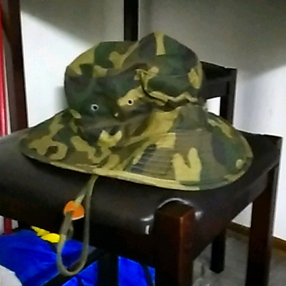 Camo bucket hat